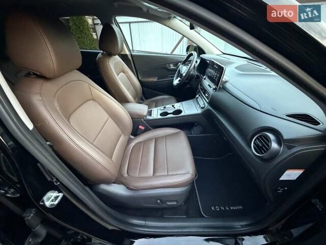 Черный Хендай Kona Electric, объемом двигателя 0 л и пробегом 125 тыс. км за 18599 $, фото 73 на Automoto.ua