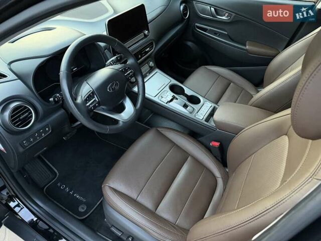 Черный Хендай Kona Electric, объемом двигателя 0 л и пробегом 125 тыс. км за 18599 $, фото 39 на Automoto.ua