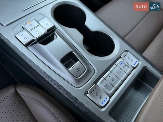 Черный Хендай Kona Electric, объемом двигателя 0 л и пробегом 125 тыс. км за 18599 $, фото 52 на Automoto.ua