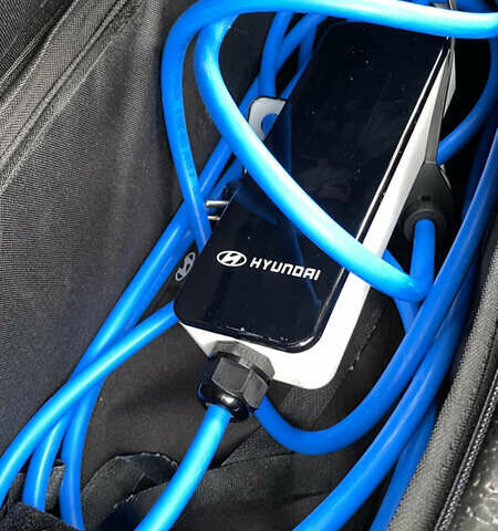 Черный Хендай Kona Electric, объемом двигателя 0 л и пробегом 123 тыс. км за 18900 $, фото 62 на Automoto.ua