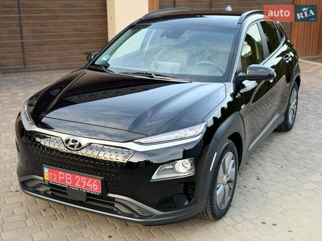 Черный Хендай Kona Electric, объемом двигателя 0 л и пробегом 125 тыс. км за 18599 $, фото 6 на Automoto.ua