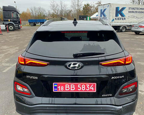 Черный Хендай Kona Electric, объемом двигателя 0 л и пробегом 49 тыс. км за 14200 $, фото 3 на Automoto.ua