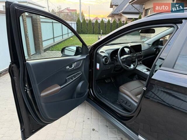 Черный Хендай Kona Electric, объемом двигателя 0 л и пробегом 125 тыс. км за 18599 $, фото 33 на Automoto.ua