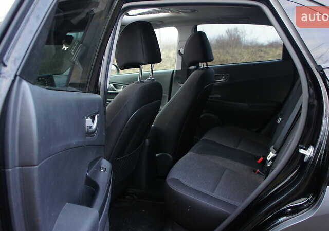 Черный Хендай Kona Electric, объемом двигателя 0 л и пробегом 124 тыс. км за 16600 $, фото 15 на Automoto.ua