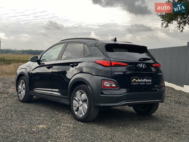 Черный Хендай Kona Electric, объемом двигателя 0 л и пробегом 123 тыс. км за 18900 $, фото 100 на Automoto.ua