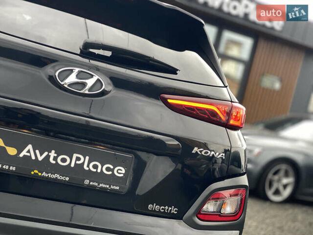 Черный Хендай Kona Electric, объемом двигателя 0 л и пробегом 123 тыс. км за 18900 $, фото 22 на Automoto.ua