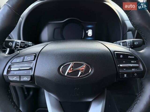 Черный Хендай Kona Electric, объемом двигателя 0 л и пробегом 125 тыс. км за 18599 $, фото 43 на Automoto.ua