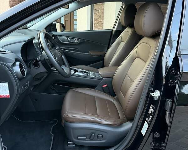 Черный Хендай Kona Electric, объемом двигателя 0 л и пробегом 125 тыс. км за 18599 $, фото 37 на Automoto.ua