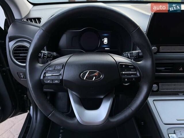 Черный Хендай Kona Electric, объемом двигателя 0 л и пробегом 125 тыс. км за 18599 $, фото 44 на Automoto.ua