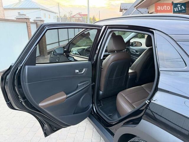 Черный Хендай Kona Electric, объемом двигателя 0 л и пробегом 125 тыс. км за 18599 $, фото 54 на Automoto.ua