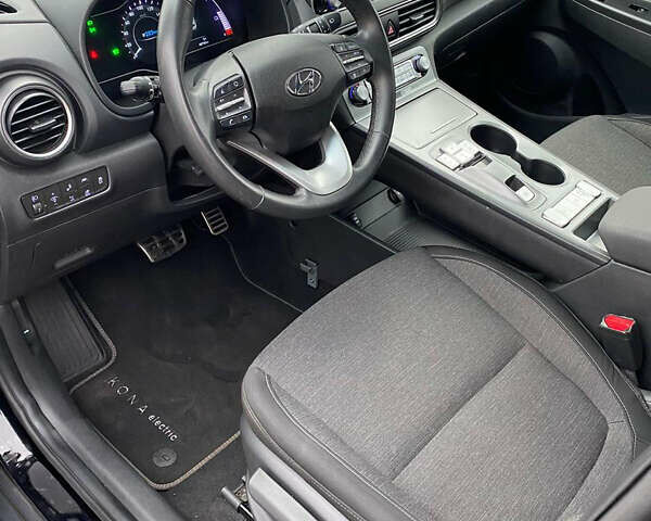 Черный Хендай Kona Electric, объемом двигателя 0 л и пробегом 49 тыс. км за 14200 $, фото 14 на Automoto.ua