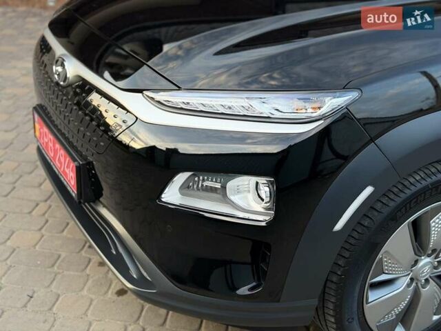 Черный Хендай Kona Electric, объемом двигателя 0 л и пробегом 125 тыс. км за 18599 $, фото 22 на Automoto.ua