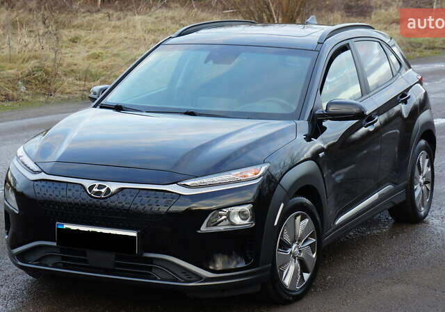 Черный Хендай Kona Electric, объемом двигателя 0 л и пробегом 124 тыс. км за 16600 $, фото 9 на Automoto.ua