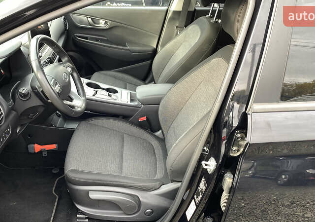 Черный Хендай Kona Electric, объемом двигателя 0 л и пробегом 123 тыс. км за 18900 $, фото 38 на Automoto.ua