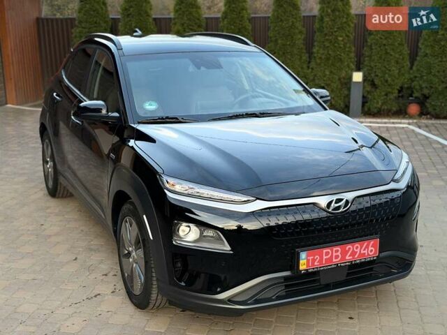 Черный Хендай Kona Electric, объемом двигателя 0 л и пробегом 125 тыс. км за 18599 $, фото 2 на Automoto.ua