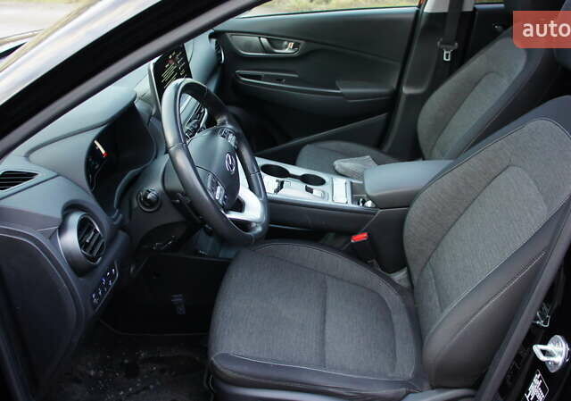 Черный Хендай Kona Electric, объемом двигателя 0 л и пробегом 124 тыс. км за 16600 $, фото 14 на Automoto.ua