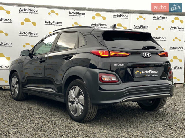 Черный Хендай Kona Electric, объемом двигателя 0 л и пробегом 123 тыс. км за 18900 $, фото 84 на Automoto.ua