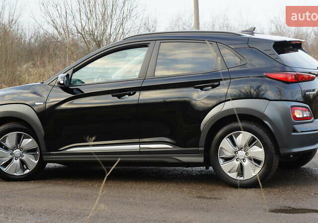 Черный Хендай Kona Electric, объемом двигателя 0 л и пробегом 124 тыс. км за 16600 $, фото 7 на Automoto.ua