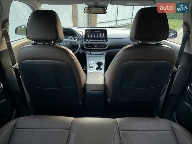 Черный Хендай Kona Electric, объемом двигателя 0 л и пробегом 125 тыс. км за 18599 $, фото 81 на Automoto.ua