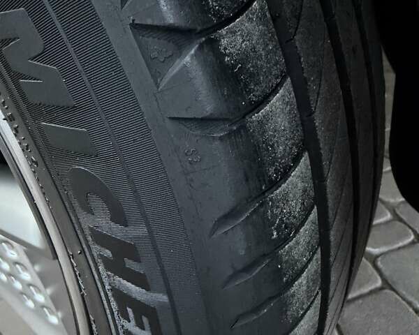 Черный Хендай Kona Electric, объемом двигателя 0 л и пробегом 125 тыс. км за 18599 $, фото 93 на Automoto.ua