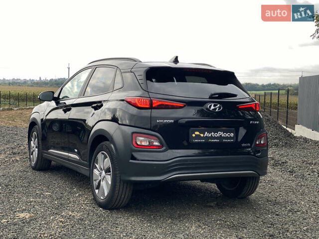 Черный Хендай Kona Electric, объемом двигателя 0 л и пробегом 123 тыс. км за 18900 $, фото 99 на Automoto.ua