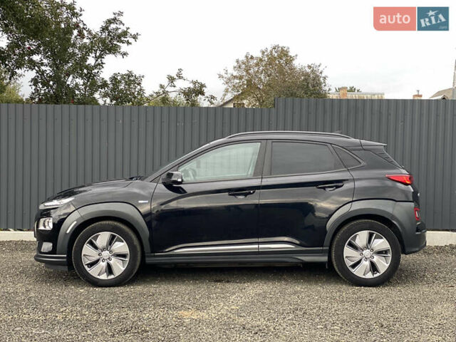 Черный Хендай Kona Electric, объемом двигателя 0 л и пробегом 123 тыс. км за 18900 $, фото 103 на Automoto.ua