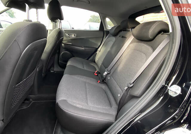 Черный Хендай Kona Electric, объемом двигателя 0 л и пробегом 123 тыс. км за 18900 $, фото 58 на Automoto.ua