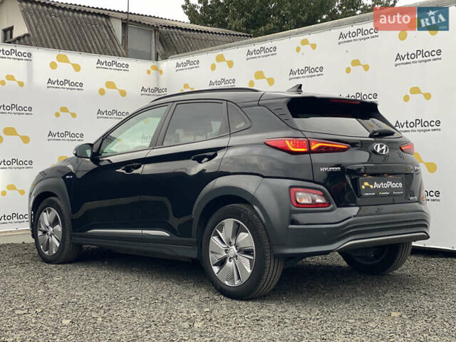 Черный Хендай Kona Electric, объемом двигателя 0 л и пробегом 123 тыс. км за 18900 $, фото 93 на Automoto.ua