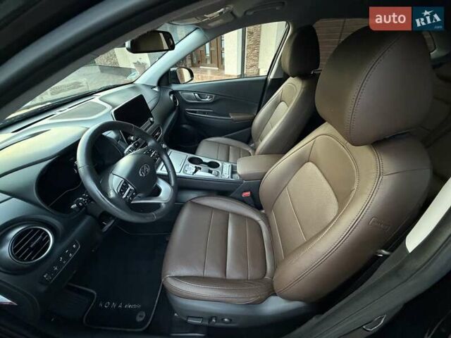 Черный Хендай Kona Electric, объемом двигателя 0 л и пробегом 125 тыс. км за 18599 $, фото 40 на Automoto.ua