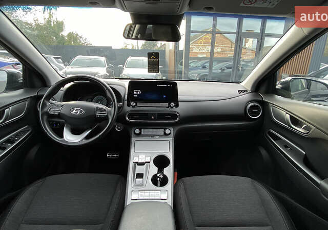 Черный Хендай Kona Electric, объемом двигателя 0 л и пробегом 123 тыс. км за 18900 $, фото 34 на Automoto.ua