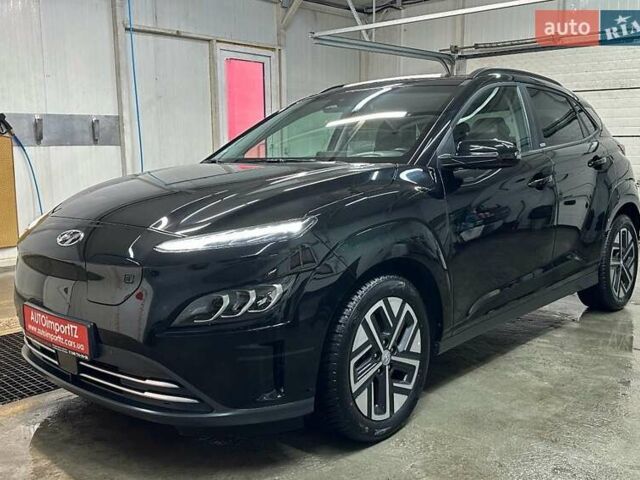 Черный Хендай Kona Electric, объемом двигателя 0 л и пробегом 80 тыс. км за 23100 $, фото 26 на Automoto.ua