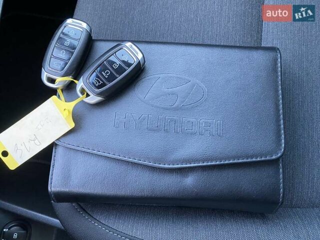 Чорний Хендай Kona Electric, об'ємом двигуна 0 л та пробігом 128 тис. км за 20000 $, фото 50 на Automoto.ua