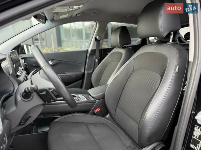 Черный Хендай Kona Electric, объемом двигателя 0 л и пробегом 43 тыс. км за 17300 $, фото 7 на Automoto.ua