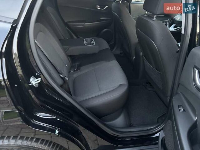 Чорний Хендай Kona Electric, об'ємом двигуна 0 л та пробігом 40 тис. км за 17900 $, фото 35 на Automoto.ua