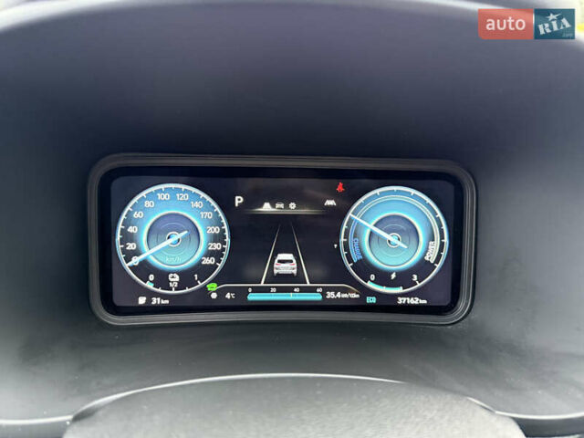 Черный Хендай Kona Electric, объемом двигателя 0 л и пробегом 37 тыс. км за 16900 $, фото 10 на Automoto.ua