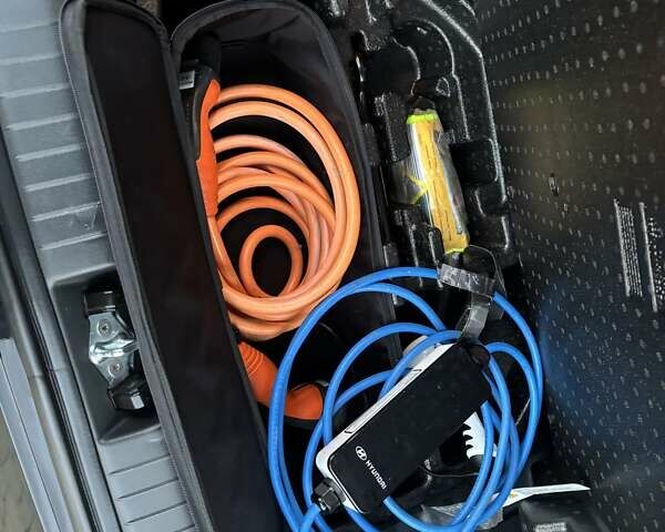 Чорний Хендай Kona Electric, об'ємом двигуна 0 л та пробігом 40 тис. км за 17900 $, фото 40 на Automoto.ua