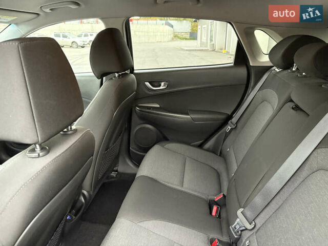 Черный Хендай Kona Electric, объемом двигателя 0 л и пробегом 30 тыс. км за 17200 $, фото 29 на Automoto.ua