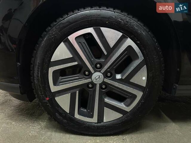 Черный Хендай Kona Electric, объемом двигателя 0 л и пробегом 80 тыс. км за 23100 $, фото 34 на Automoto.ua