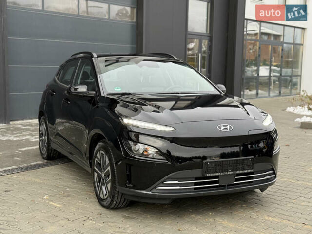 Черный Хендай Kona Electric, объемом двигателя 0 л и пробегом 37 тыс. км за 16900 $, фото 2 на Automoto.ua