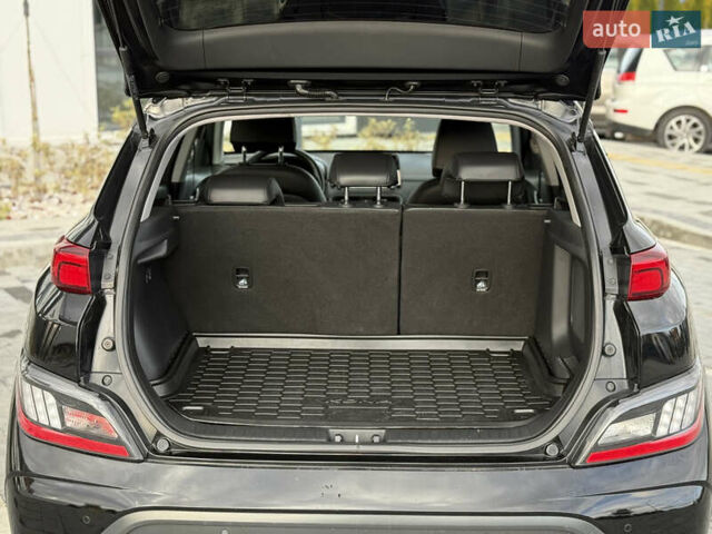 Черный Хендай Kona Electric, объемом двигателя 0 л и пробегом 43 тыс. км за 17300 $, фото 10 на Automoto.ua