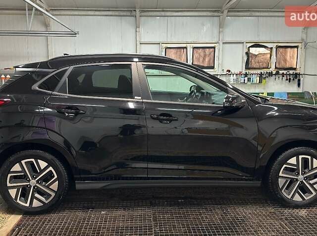 Черный Хендай Kona Electric, объемом двигателя 0 л и пробегом 80 тыс. км за 23100 $, фото 31 на Automoto.ua