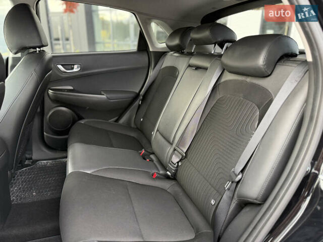 Черный Хендай Kona Electric, объемом двигателя 0 л и пробегом 43 тыс. км за 17300 $, фото 8 на Automoto.ua
