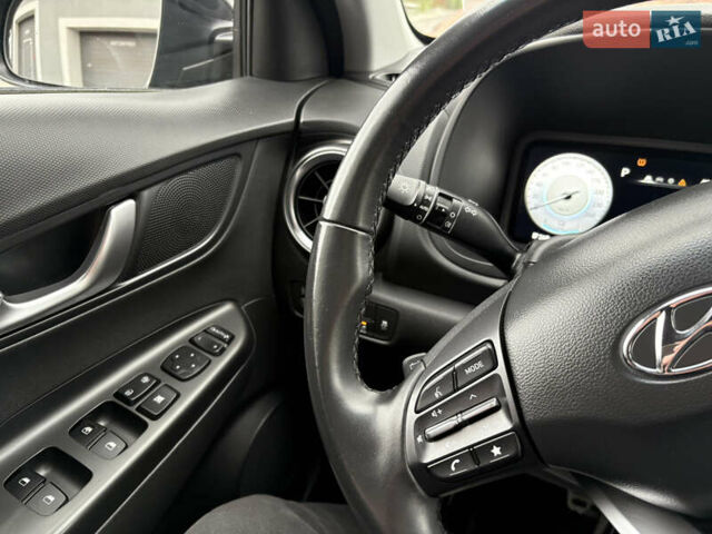 Черный Хендай Kona Electric, объемом двигателя 0 л и пробегом 30 тыс. км за 17200 $, фото 48 на Automoto.ua