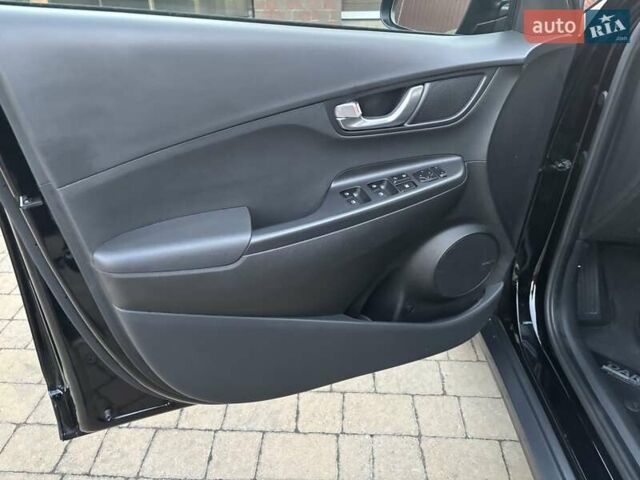 Чорний Хендай Kona Electric, об'ємом двигуна 0 л та пробігом 40 тис. км за 17900 $, фото 23 на Automoto.ua