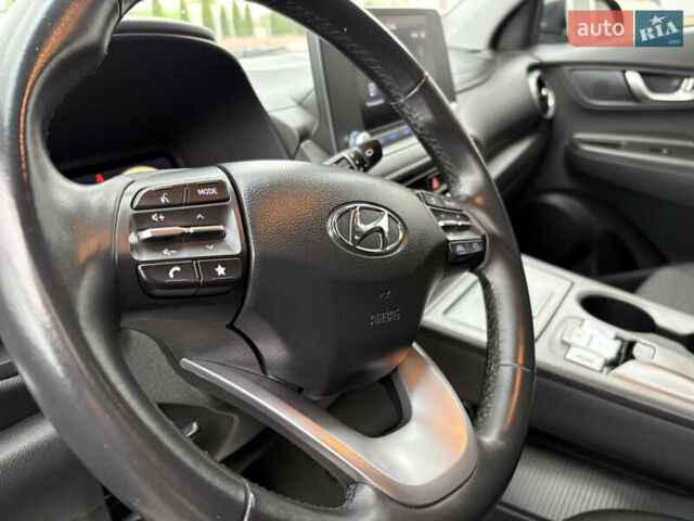 Черный Хендай Kona Electric, объемом двигателя 0 л и пробегом 30 тыс. км за 17200 $, фото 19 на Automoto.ua