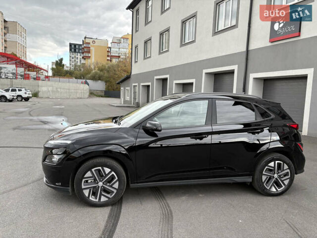 Черный Хендай Kona Electric, объемом двигателя 0 л и пробегом 30 тыс. км за 17200 $, фото 2 на Automoto.ua