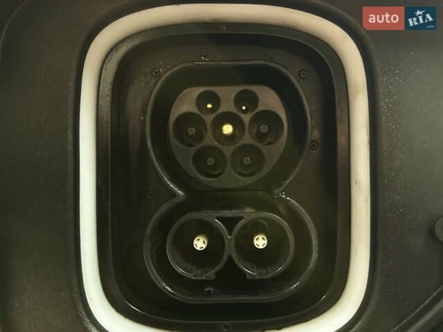 Черный Хендай Kona Electric, объемом двигателя 0 л и пробегом 80 тыс. км за 23100 $, фото 24 на Automoto.ua