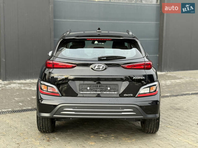 Черный Хендай Kona Electric, объемом двигателя 0 л и пробегом 37 тыс. км за 16900 $, фото 4 на Automoto.ua