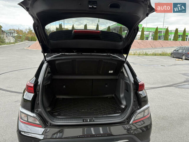 Черный Хендай Kona Electric, объемом двигателя 0 л и пробегом 30 тыс. км за 17200 $, фото 57 на Automoto.ua