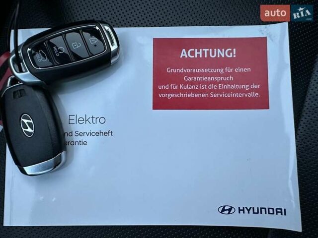 Черный Хендай Kona Electric, объемом двигателя 0 л и пробегом 80 тыс. км за 23100 $, фото 79 на Automoto.ua